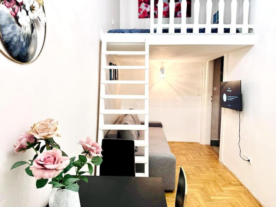 F2 Ultra Central Danube Loft บูดาเปสต์ ภายนอก รูปภาพ